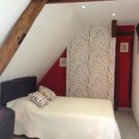 Chambre d'hôte du HOUSSAY à VALENNES 72320, hotel en Valennes