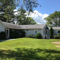 4 Bed 2 Bath Vacation home in Ossipee