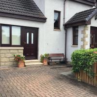 Exclusive Private double room, en-suite wet room Private entrance, hotel in Forres