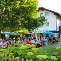 Land-gut-Hotel Gasthof Waldschänke, hotel v destinaci Altfraunhofen