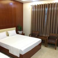 Bình Minh Riverside Hotel، فندق في Thái Bình