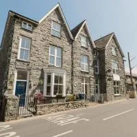 Angorfa, hotell i Llanbedr