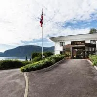 Olden Fjordhotel, hotel din Olden