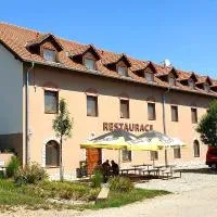 Hotel Růženy: Hustopeče şehrinde bir otel