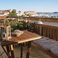 4 person holiday home in ELL S, hotell i Ellös