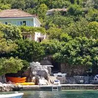 Villa Lara, hotel Molunatban