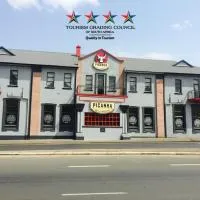 Picanha Grill Guest House & Events Venue، فندق في Nigel