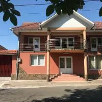 SergillioHouse, hotel en Chişcău