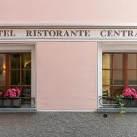 Hotel Centrale, Typically Swiss, hotel a Poschiavo