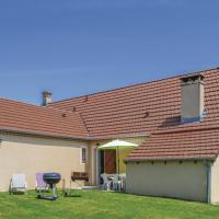 Three-Bedroom Holiday Home in Montfaucon, hotel in Montfaucon