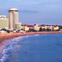 Huiquan Dynasty Hotel Qingdao, hotel u četvrti Ba Da Guan, Ćingdao