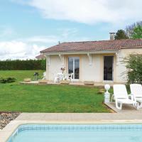 Amazing home in Beauville with 2 Bedrooms, Private swimming pool and Outdoor swimming pool, hotel in Beauville