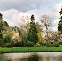 Viesnīca La Demeure d'Aglaë pilsētā Villeneuve-sur-Allier
