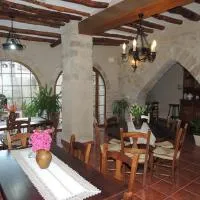 Las Bodegas Del Gilo, hotel en Valdealgorfa