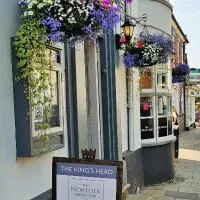 Kings Head Holt – hotel w mieście Holt