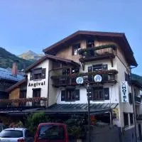 Hôtel Restaurant Angival - Chambres et Appartement, hotel u gradu 'Bourg-Saint-Maurice'