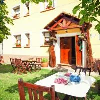 Apartamentos El Pajar del Abuelo, hotel di Peralejos de las Truchas