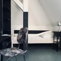 Pension Akropolis, מלון בRellingen