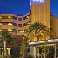 Lakes Hotel: bir Adelaide, West Lakes oteli
