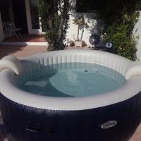 Apartamento Calan blanes, Ciutadella, con jacuzzi y barbacoa