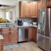 Little Ridge Ranch-East House Quiet Country Getaway-Pet Friendly!, hotel di Williston