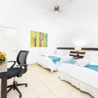 Seis Playas Hotel, hotel u gradu Tamarindo