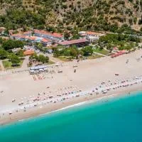 Belcekum Beach Hotel، فندق في أولدينيس
