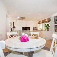 Modern Apartment with panorama wiew, hotel em Blakset