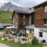 Berghaus Sulzfluh, hotel di Sankt Antönien