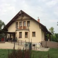 Cosy rooms on the lake near Budapest and the Airport – hotel w mieście Isaszeg