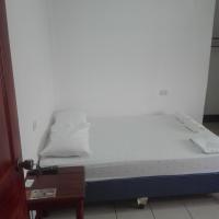 Hostal Don Frank, hotel em San Carlos