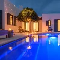 Myconian Platinum Senior & Deluxe Villas, hotel em Kalafati