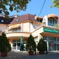 Viesnīca Acropolis Hotel pilsētā Pazardžika