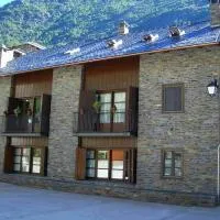Apartaments Vall Ferrera, hotell i Areu