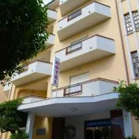 Castelvetere Hotel, hotel sa Caulonia