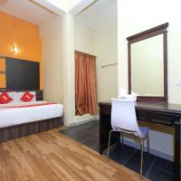 OYO 44029 Tudor Home Inn