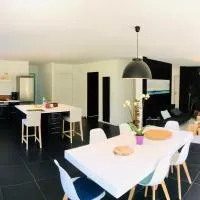 Résidence des trois pins, ξενοδοχείο σε Plomeur