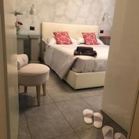 Appartamento Red & Grey, hotel in Mezzegra