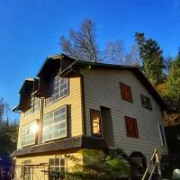 Hostal La Casa del Carpintero、コニャリーペのホテル