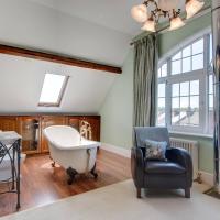 Carnegie Library: Shakespeare Apartment 3 Bedroom