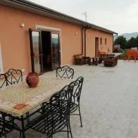 Rupe delle sorbe, hotel Atellában