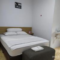 Penginapan APEX, hotel near Rar Gwamar Airport - DOB, Dobo