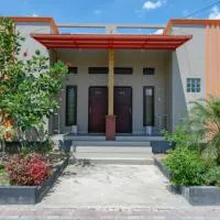 RedDoorz near Taman Makam Pahlawan Tatura, מלון בפאלו
