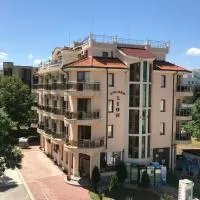 Family Hotel Golden Lion, ξενοδοχείο στο Πριμόρσκο