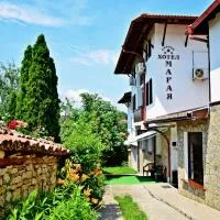 Family Hotel Maraya, hotel di Arbanasi