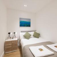 Sterling Modern Apartment, Brentwood with Netflix & Amazon Music