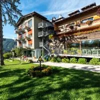Azalea Park Hotel, hotel u gradu Kavaleze