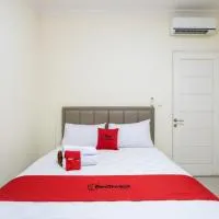 RedDoorz Plus near Siloam Karawaci, hotel di Tangerang