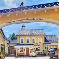 Hotel Am Eifelsteig, хотел в Neroth