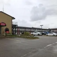 Red Deer Inn & Suites, hotel v mestu Red Deer
